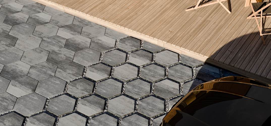 Zestawienie kostek Novator Hexagon i Novator Hexagon Eco z otwartymi spoinami
